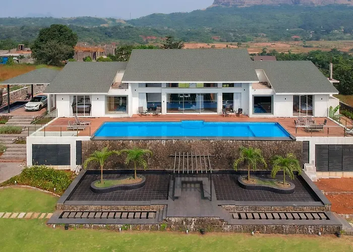 Stayvista'S Villa 107 At Canary Farms - Pure Veg With Huge Lawn, Pool And Home Theatre Lonavala